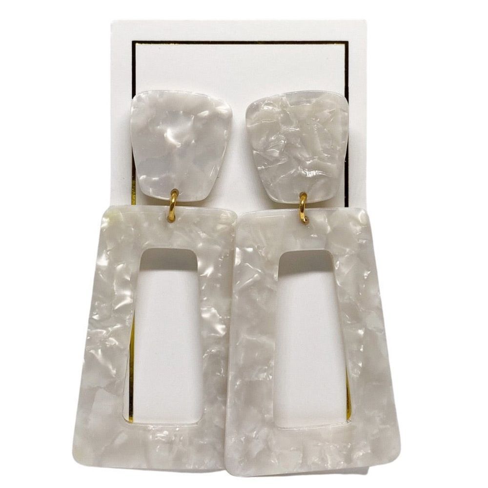 Kennedy earrings- Pearl